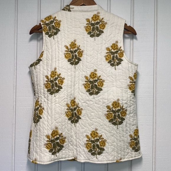 Quilted Floral Reversible Vest Boho
Handmade Free People Inspired Festival - Picture 5 of 9